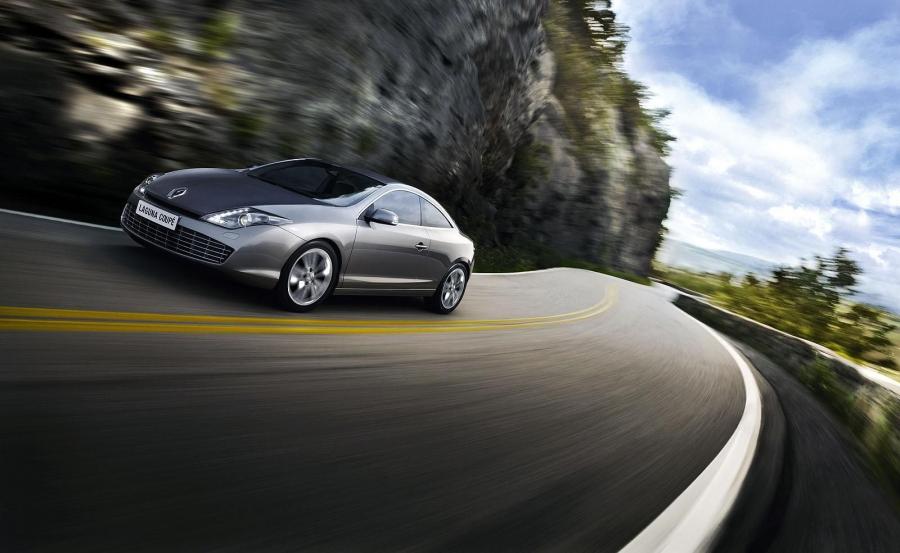  Renault Laguna Coupe 2012 года  (фото 10 из 17)
